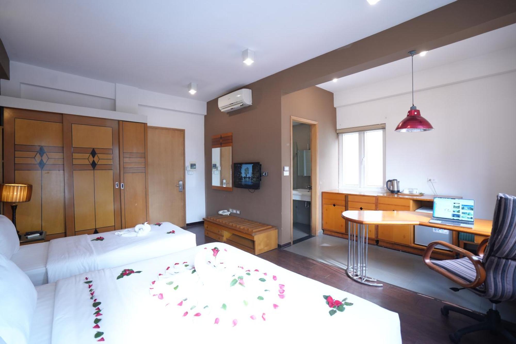 Hanoi Golden Sunshine Villa Hotel And Travel Exterior photo